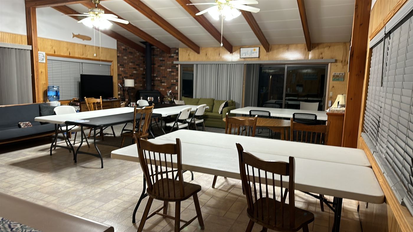 Tables and chairs in the retreat room